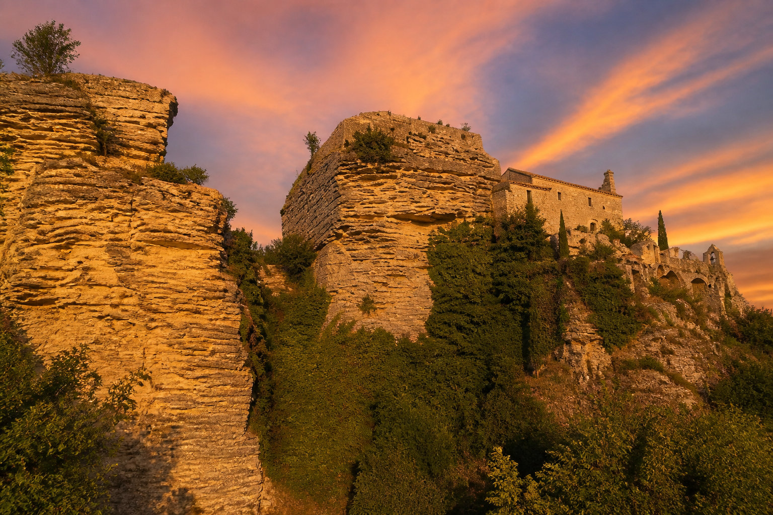 Saignon: A Vertical Sanctuary, High Vistas, and Ancient Stones